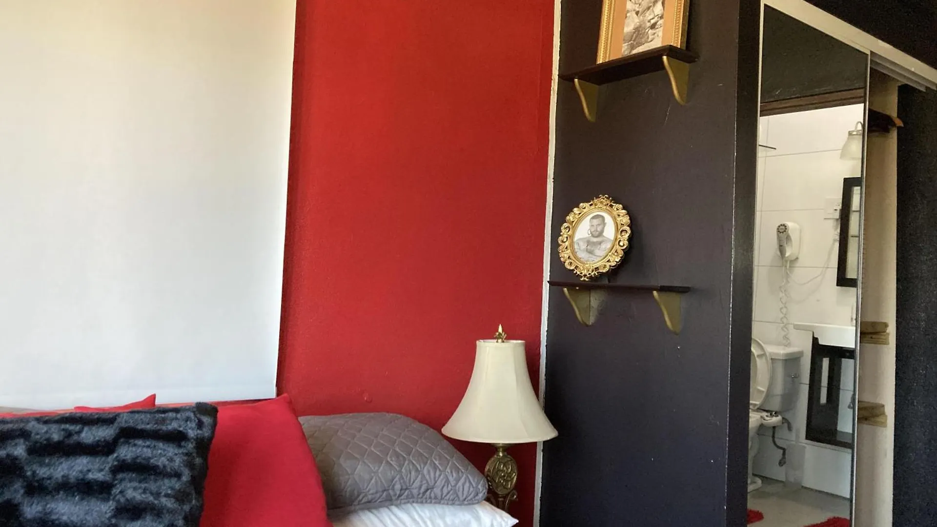 מלון Lgbt Private Room In San Juan Guest House With Pool And Jacuzzi